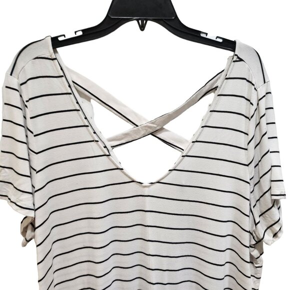 TORRID Top Women's Size 2XL Striped Short Sleeve - Picture 9 of 11